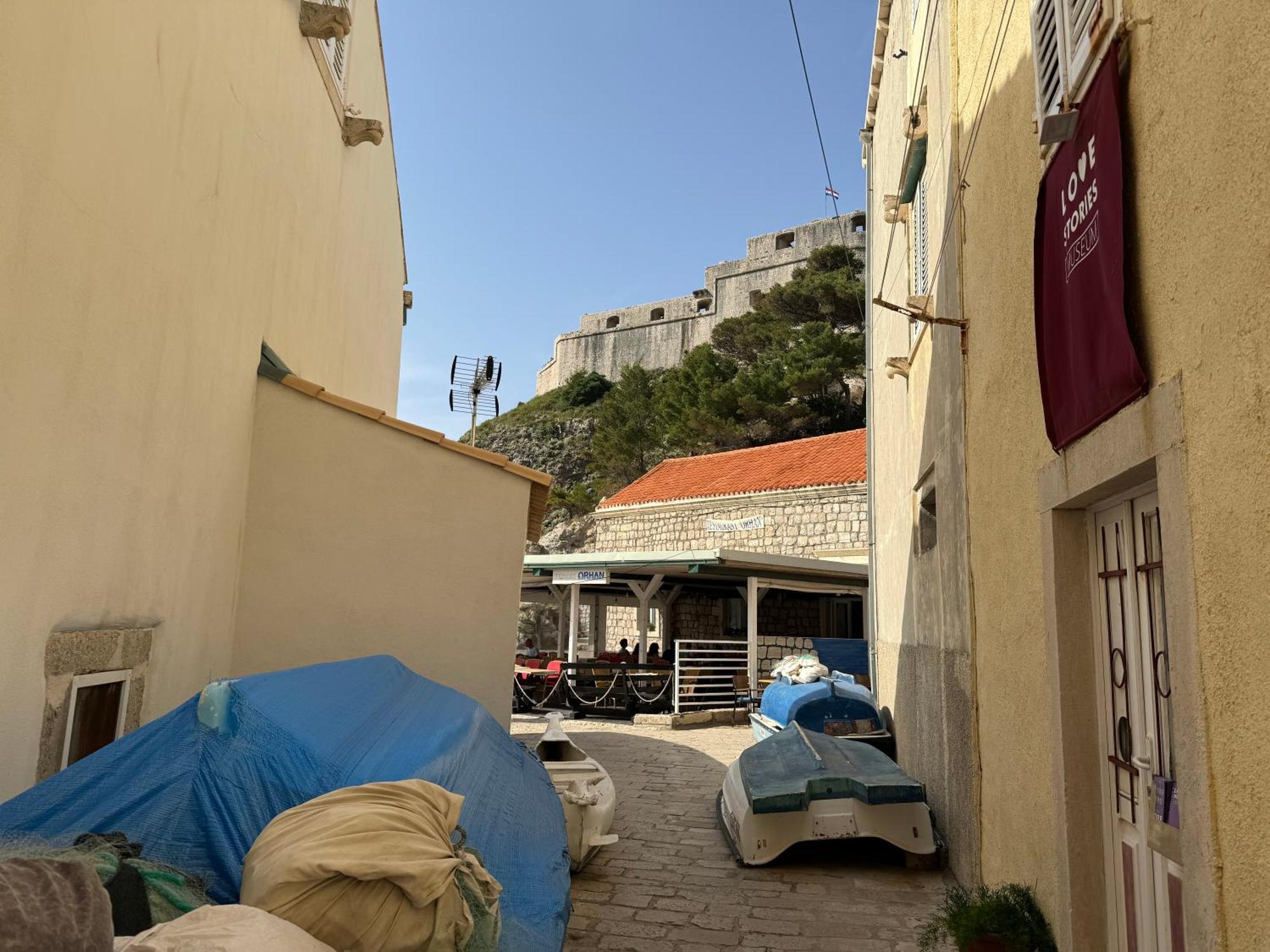 Apartment Old By The Sea, Jazz *