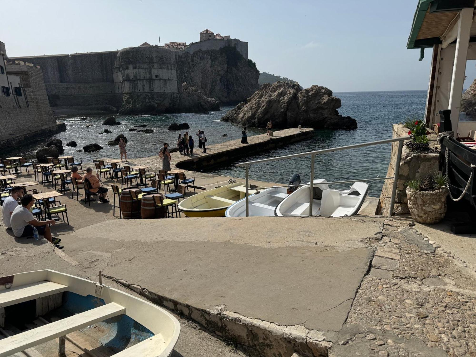 Old By The Sea, Jazz Appartamento
